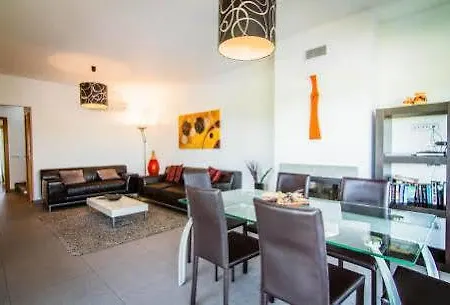 Sesmarias Village Hotel *